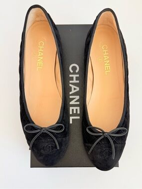 CHANEL 16B Black Quilted Suede Leather CC Logo Ballet Flats Bow Shoes EU 41